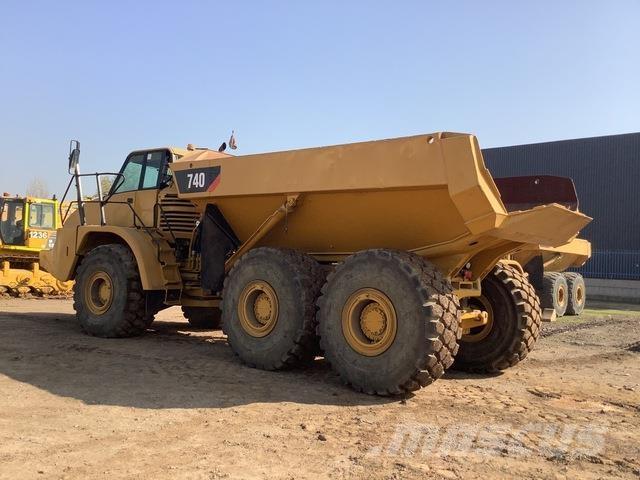 CAT 740 Dumper - Knickgelenk