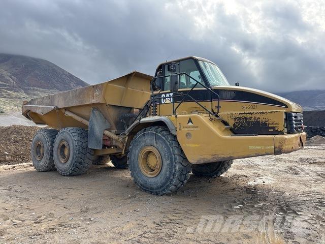 CAT 740 Dumper - Knickgelenk