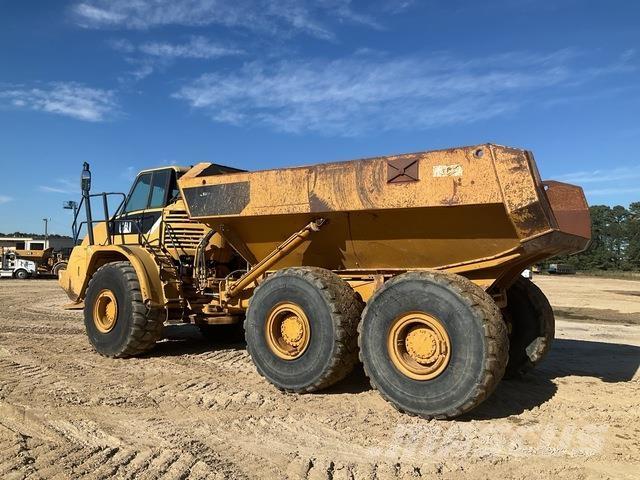 CAT 740 Dumper - Knickgelenk