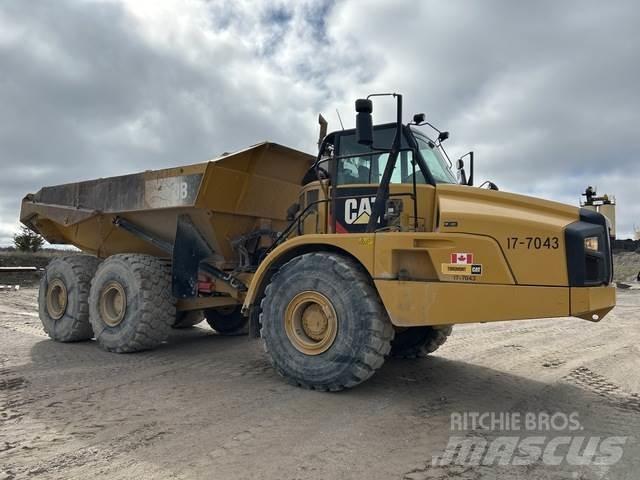 CAT 740B Dumper - Knickgelenk