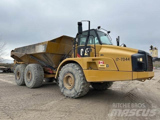 CAT 740B Dumper - Knickgelenk