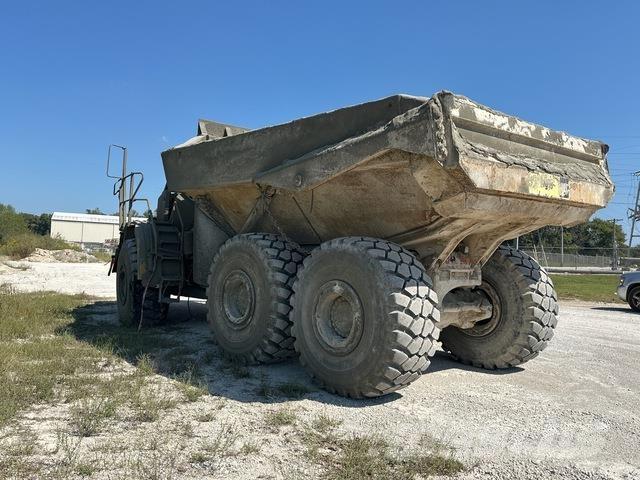 CAT 740B Dumper - Knickgelenk