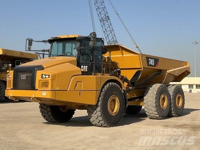 CAT 745 Dumper - Knickgelenk