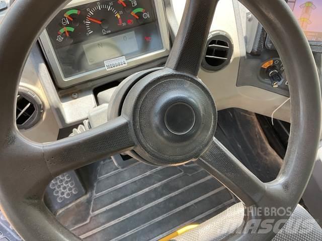 CAT 745 Dumper - Knickgelenk