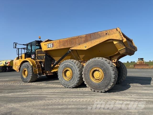 CAT 745 Dumper - Knickgelenk