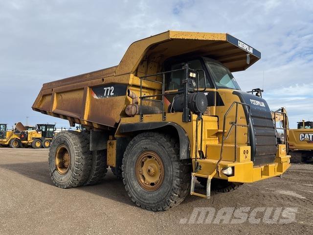 CAT 772 Dumper - Knickgelenk