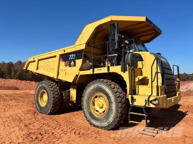 CAT 772 Dumper - Knickgelenk