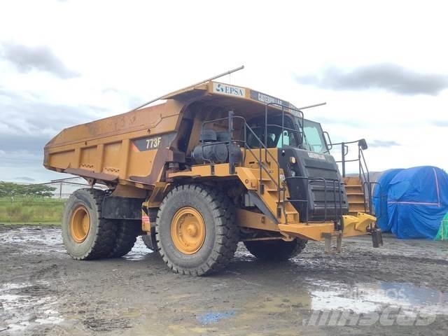 CAT 773F Dumper - Knickgelenk