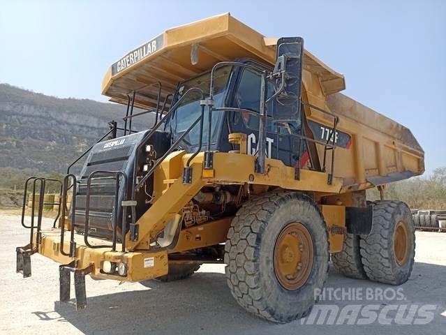 CAT 773F Dumper - Knickgelenk