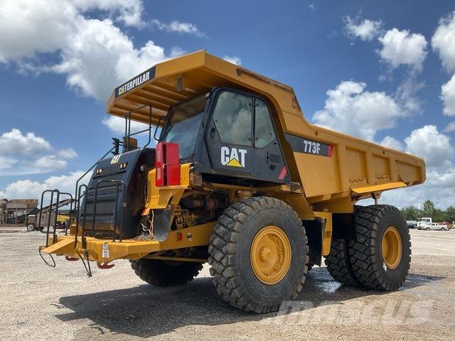 CAT 773F Dumper - Knickgelenk