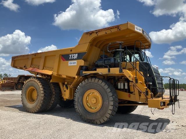 CAT 773F Dumper - Knickgelenk