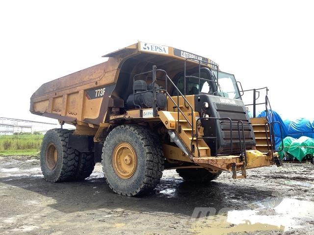 CAT 773F Dumper - Knickgelenk