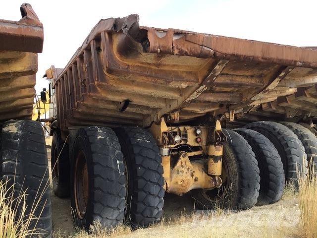 CAT 777 Dumper - Knickgelenk