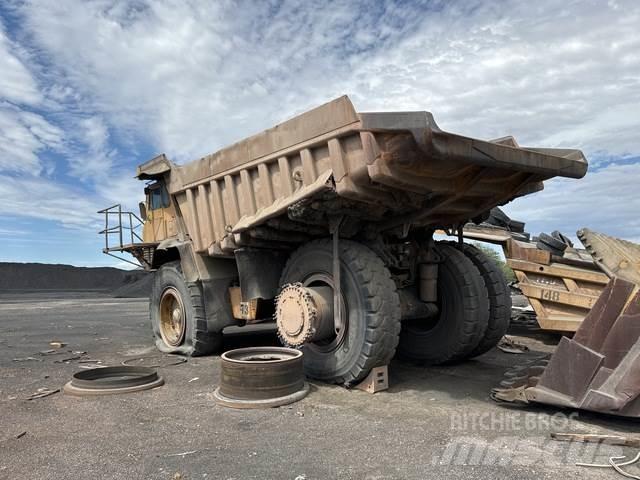 CAT 777B Dumper - Knickgelenk