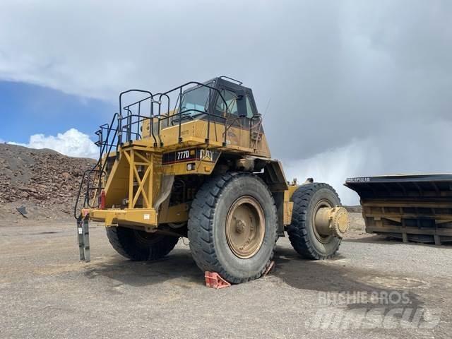 CAT 777D Dumper - Knickgelenk