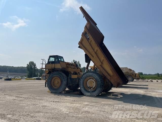 CAT 777D Dumper - Knickgelenk