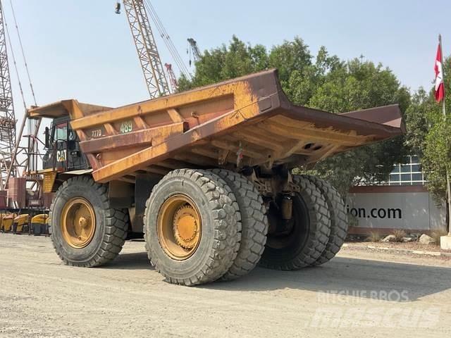 CAT 777D Dumper - Knickgelenk