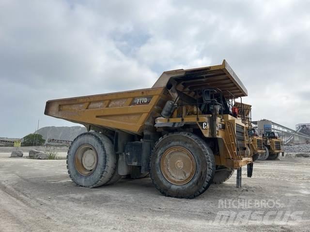 CAT 777D Dumper - Knickgelenk