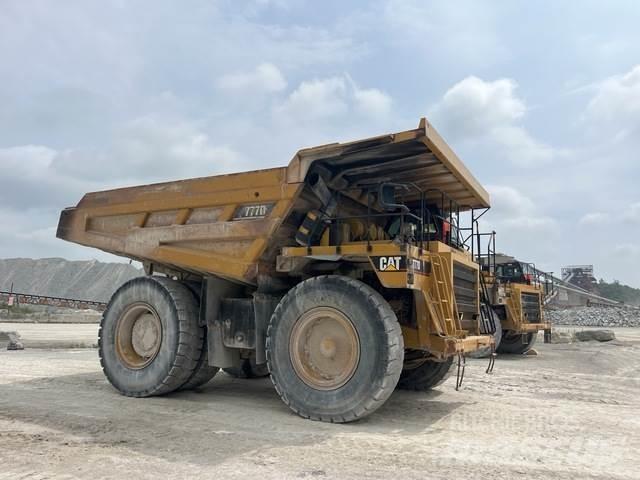 CAT 777D Dumper - Knickgelenk