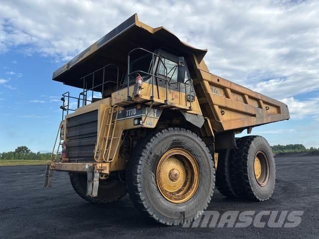 CAT 777D Dumper - Knickgelenk