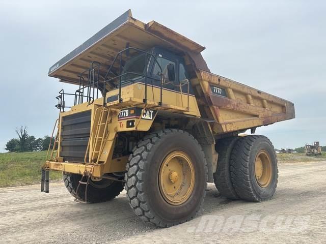 CAT 777D Dumper - Knickgelenk