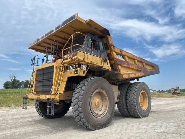 CAT 777D Dumper - Knickgelenk
