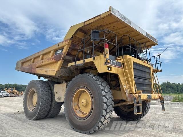 CAT 777D Dumper - Knickgelenk