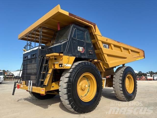 CAT 777E Dumper - Knickgelenk