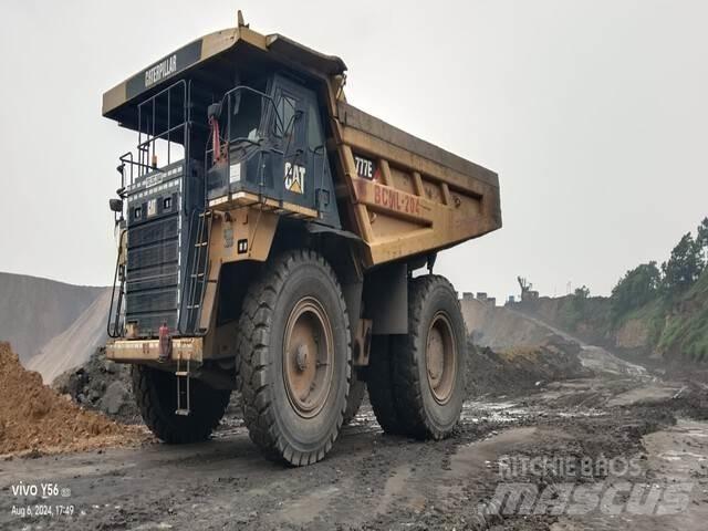 CAT 777E Dumper - Knickgelenk