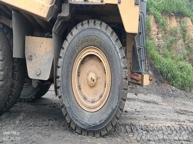 CAT 777E Dumper - Knickgelenk