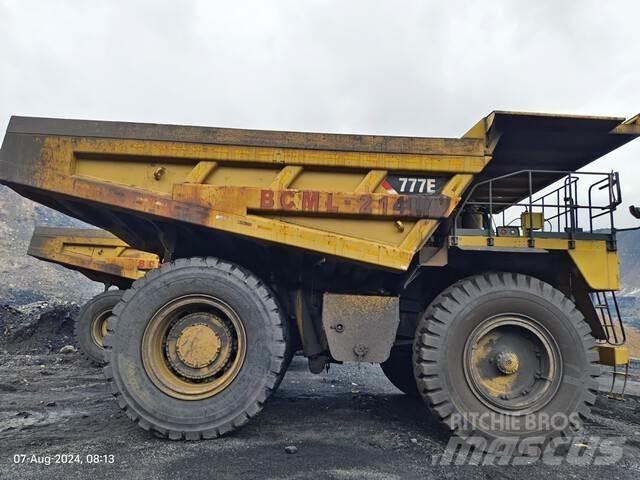 CAT 777E Dumper - Knickgelenk