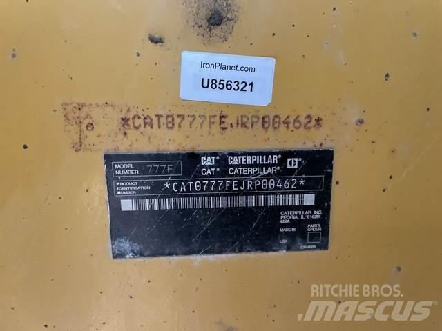 CAT 777F Dumper - Knickgelenk