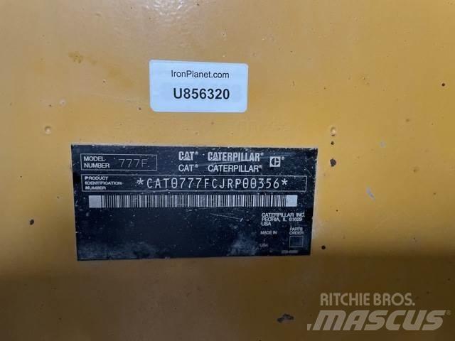 CAT 777F Dumper - Knickgelenk