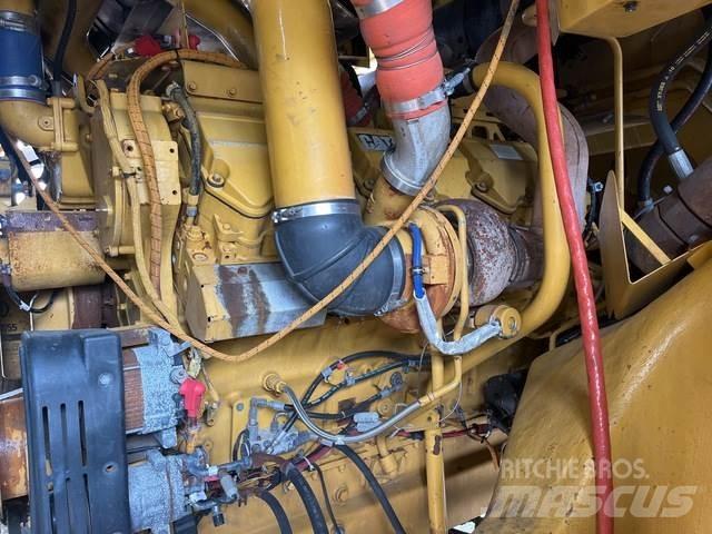 CAT 777F Dumper - Knickgelenk
