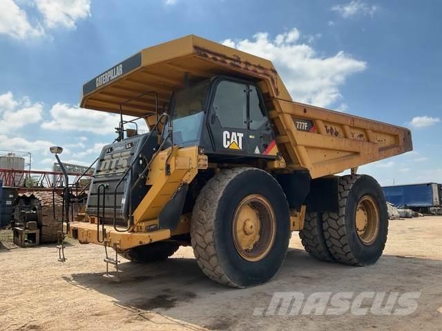 CAT 777F Dumper - Knickgelenk