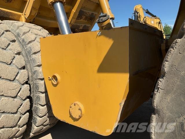 CAT 777F Dumper - Knickgelenk