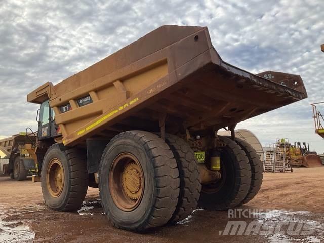 CAT 777F Dumper - Knickgelenk