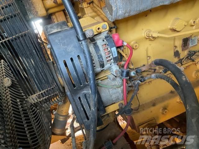 CAT 777G Dumper - Knickgelenk