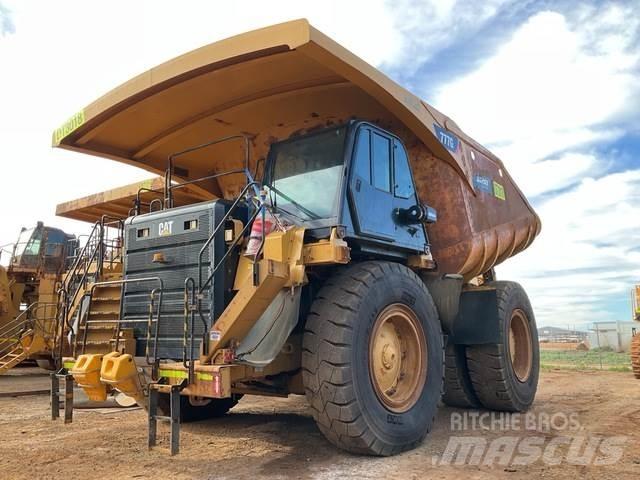 CAT 777G Dumper - Knickgelenk