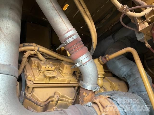 CAT 777G Dumper - Knickgelenk