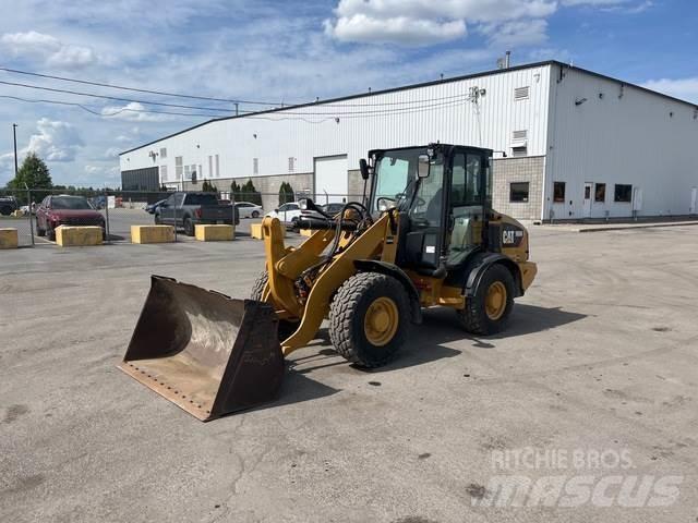 CAT 906M Radlader