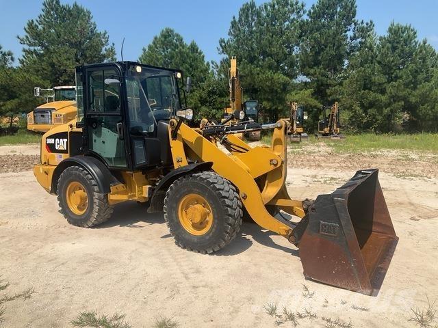 CAT 906M Radlader