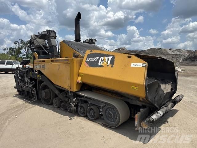 CAT AP1055F Strassenfertiger
