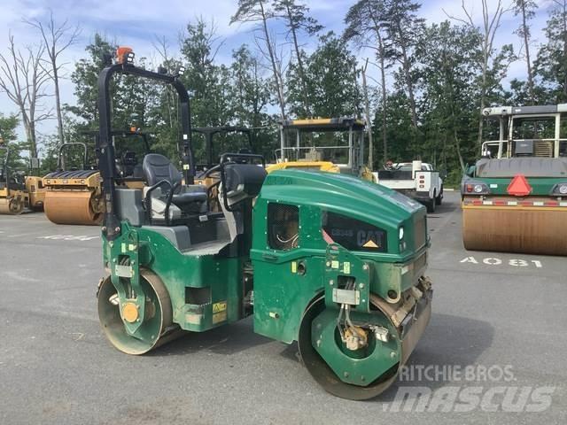 CAT CB34B Tandemwalzen