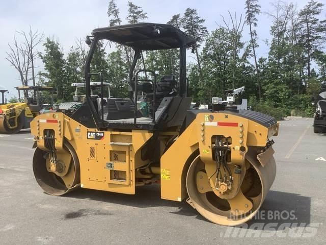 CAT CB44B Tandemwalzen