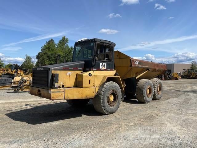 CAT D250E Dumper - Knickgelenk