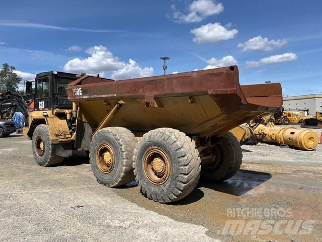 CAT D250E Dumper - Knickgelenk