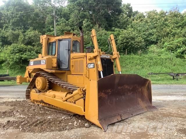 CAT D7H Bulldozer