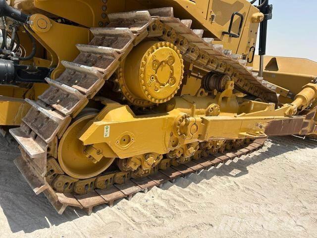CAT D8 Bulldozer