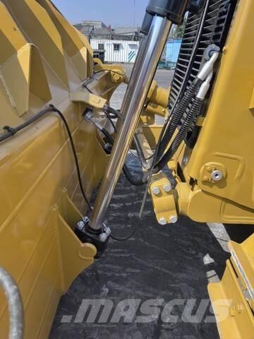CAT D8GC Bulldozer